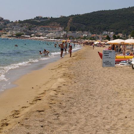 Kavala Beach Hotel Apartments Nea Iraklitsa Экстерьер фото