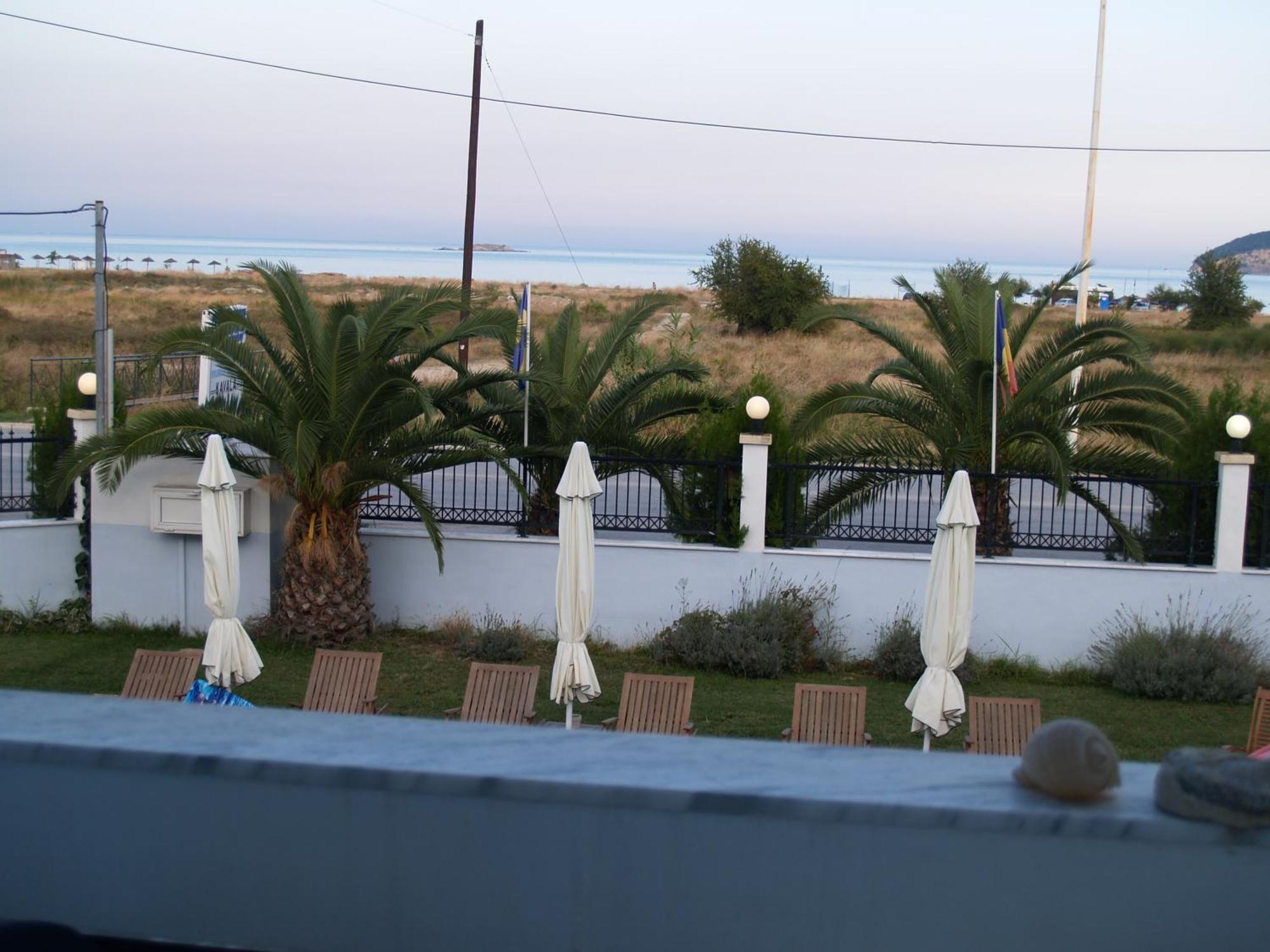Kavala Beach Hotel Apartments Nea Iraklitsa Экстерьер фото