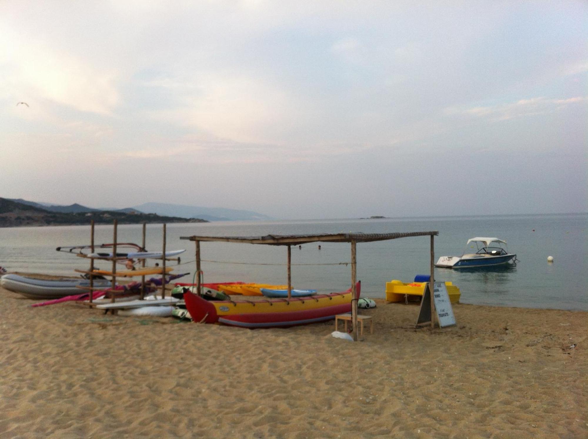Kavala Beach Hotel Apartments Nea Iraklitsa Экстерьер фото