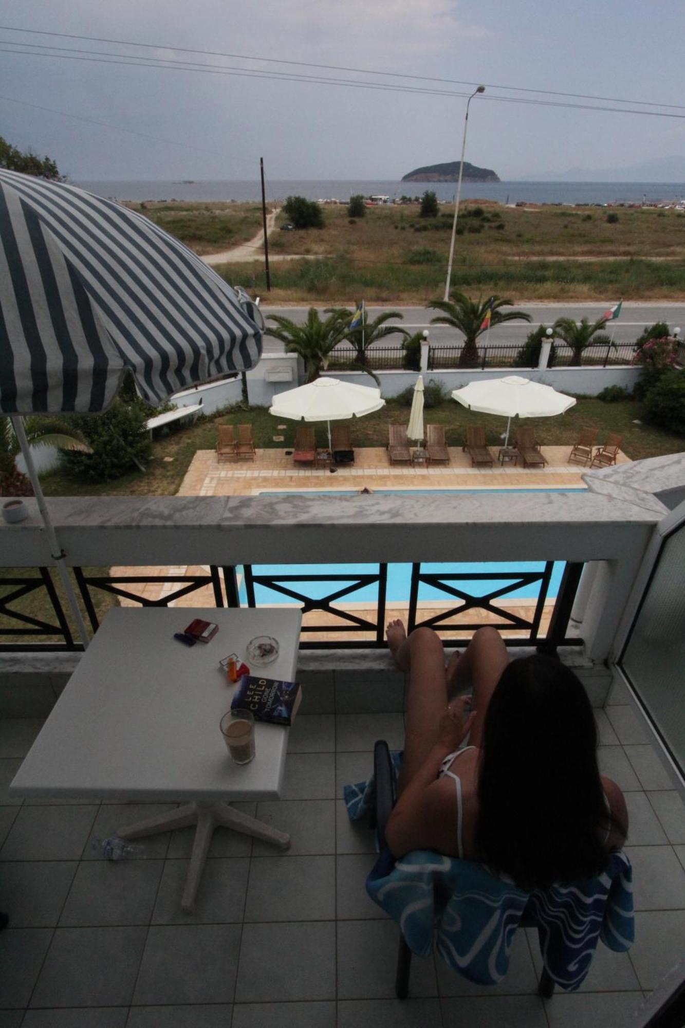 Kavala Beach Hotel Apartments Nea Iraklitsa Экстерьер фото